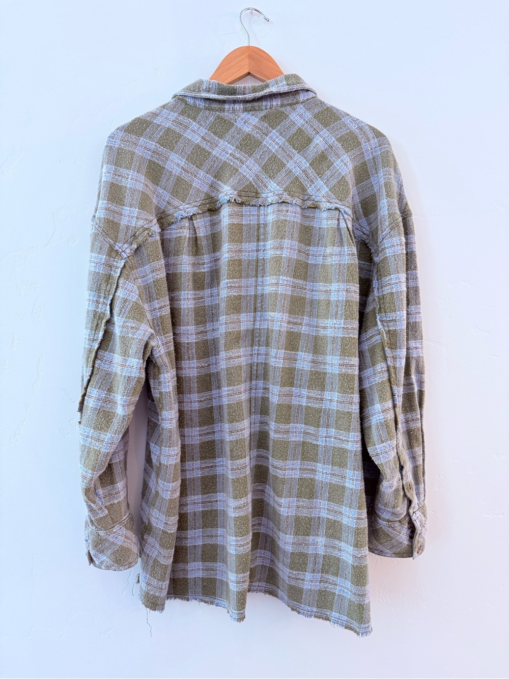 BDG Andy Flannel Distressed Button-Down Shirt - Picture 4 of 7